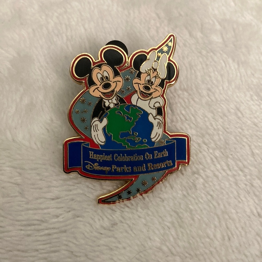 Disney Parks 2005 Pin
